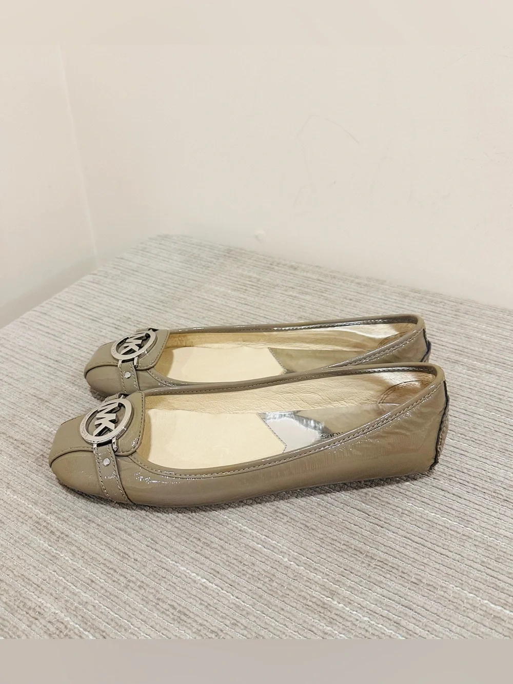 MICHAEL KORS Fulton Silver Glitter  Leather MK Logo Moccasins I Love Shoes 9M